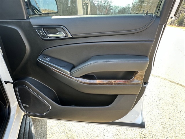 Vehicle image 14 of 32