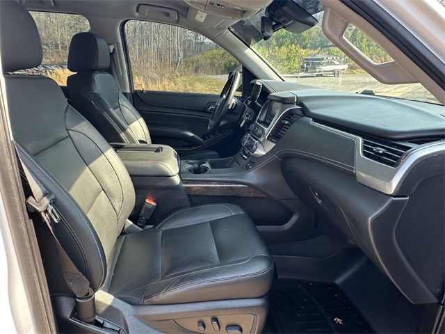 Vehicle image 13 of 32
