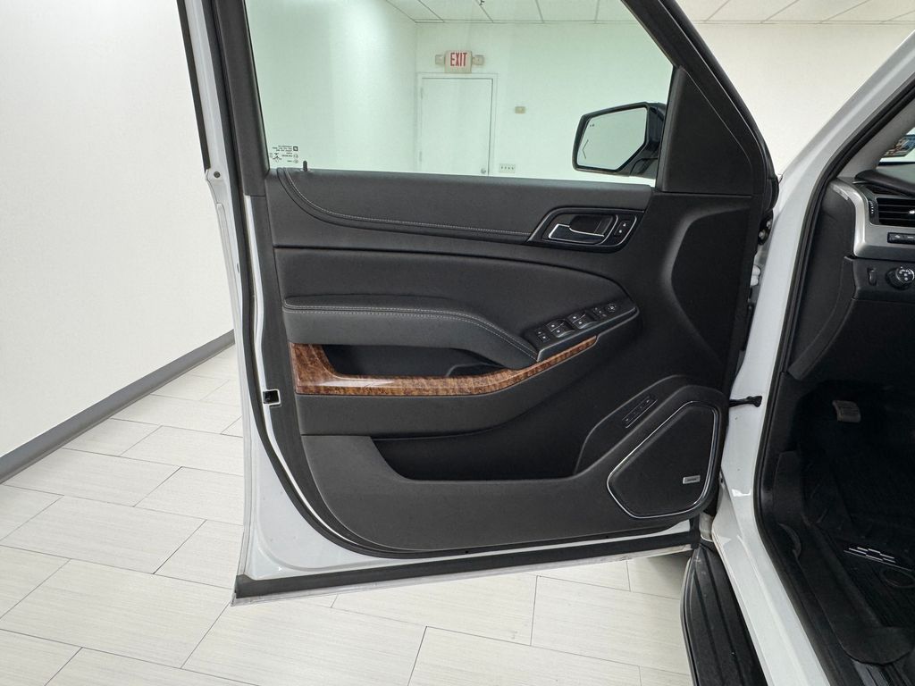 Vehicle image 40 of 43