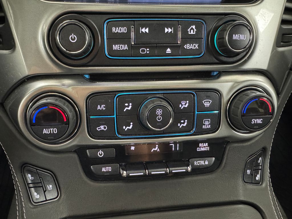 Vehicle image 25 of 43