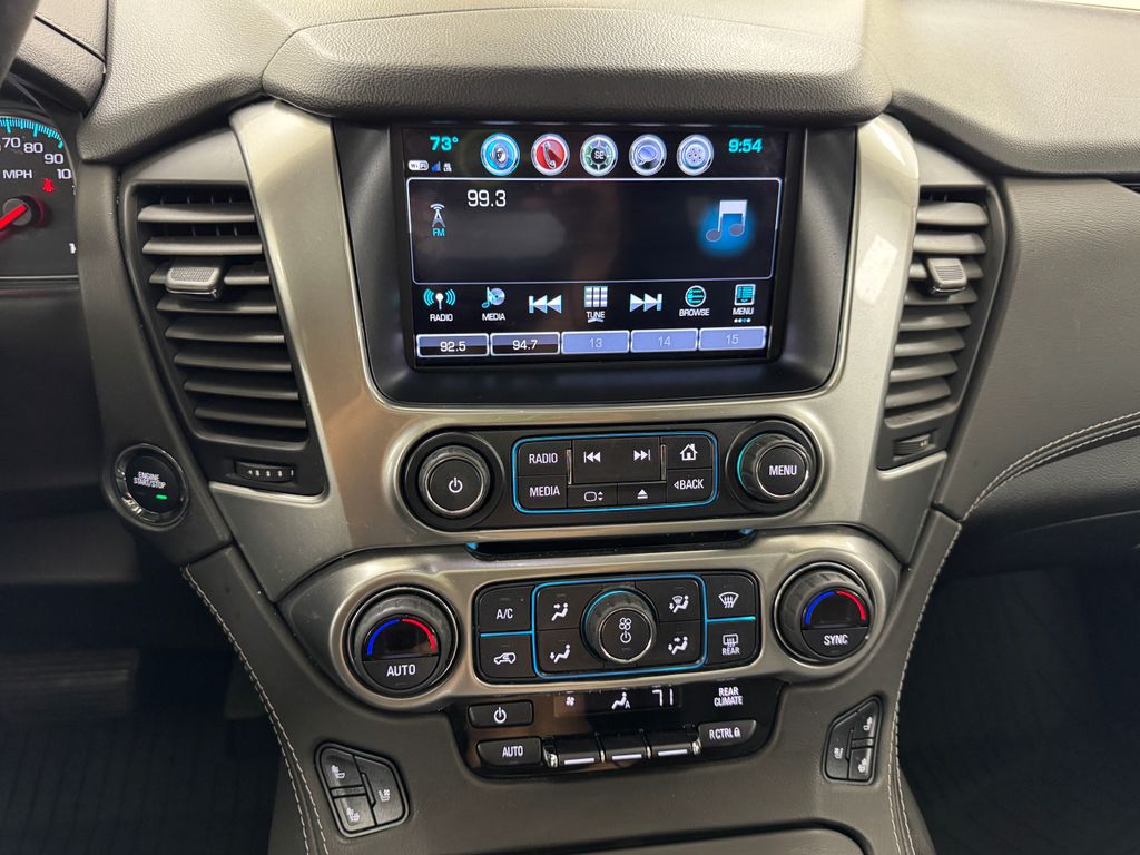 Vehicle image 23 of 43