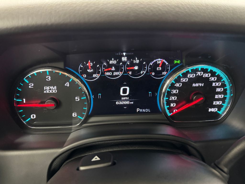 Vehicle image 22 of 43