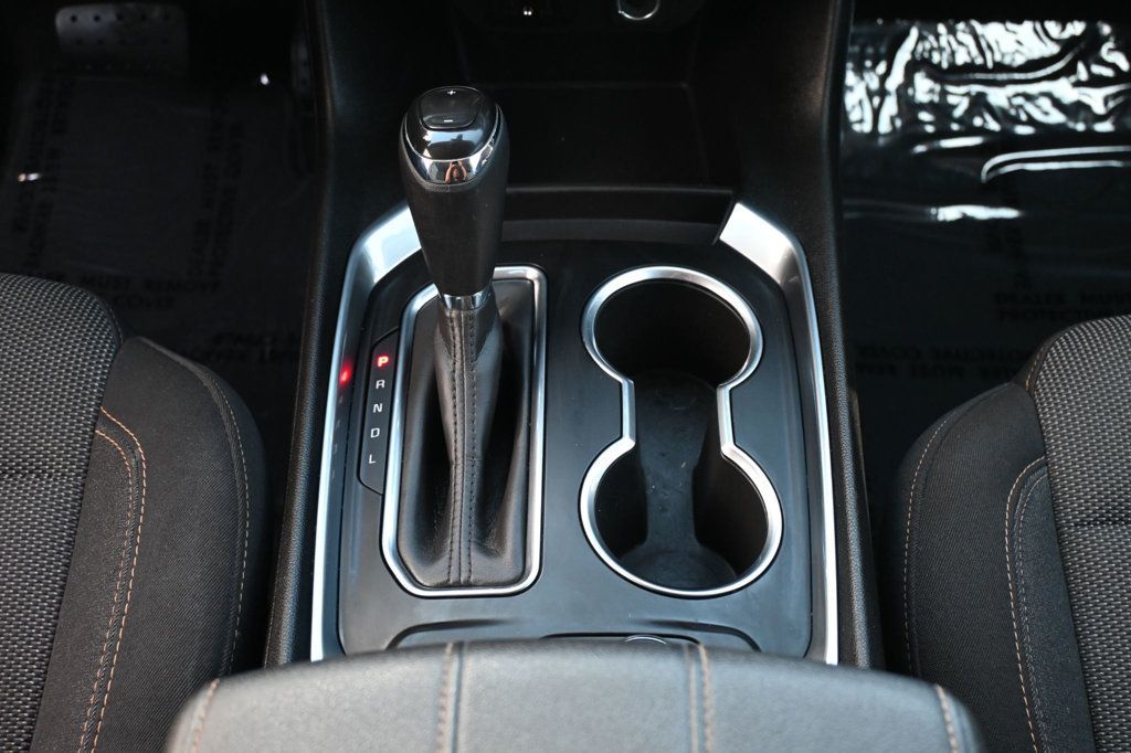 Vehicle image 13 of 20