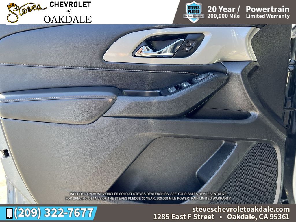 Vehicle image 33 of 37