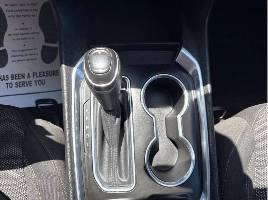 Vehicle image 13 of 21