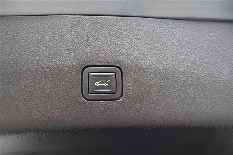 Vehicle image 14 of 39