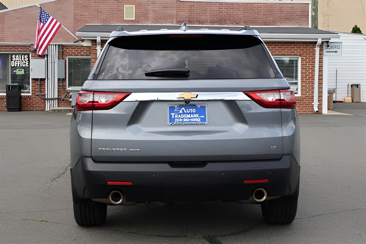Vehicle image 38 of 39