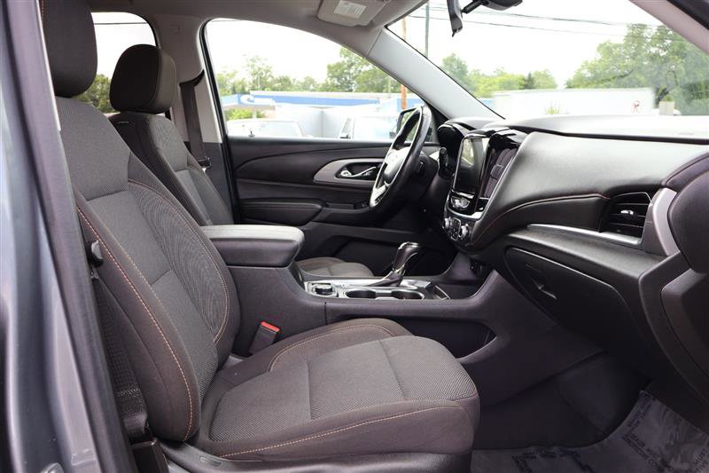 Vehicle image 16 of 39