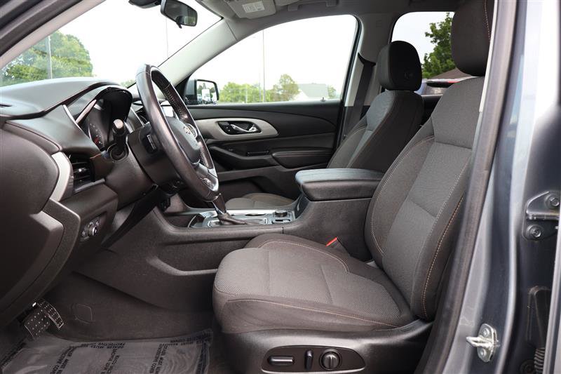 Vehicle image 10 of 39