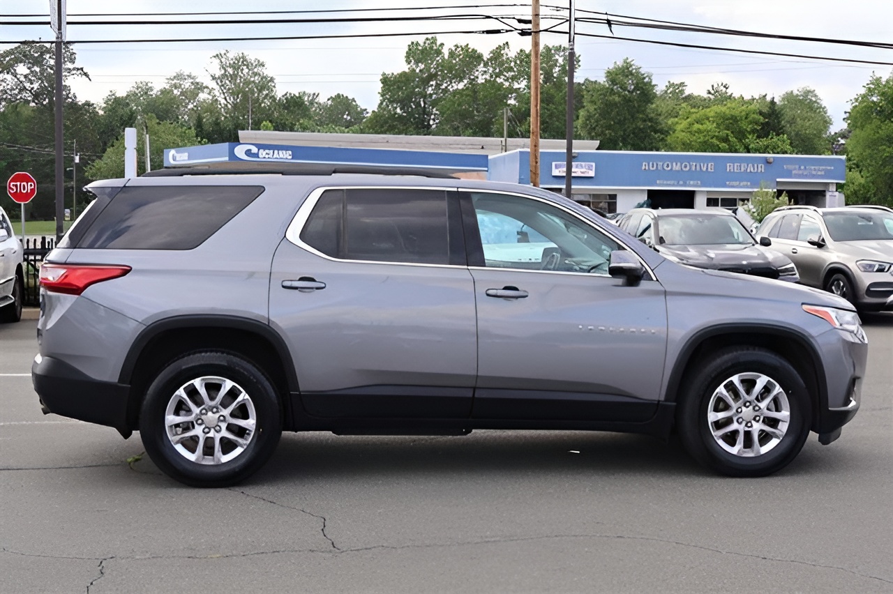 Vehicle image 35 of 39