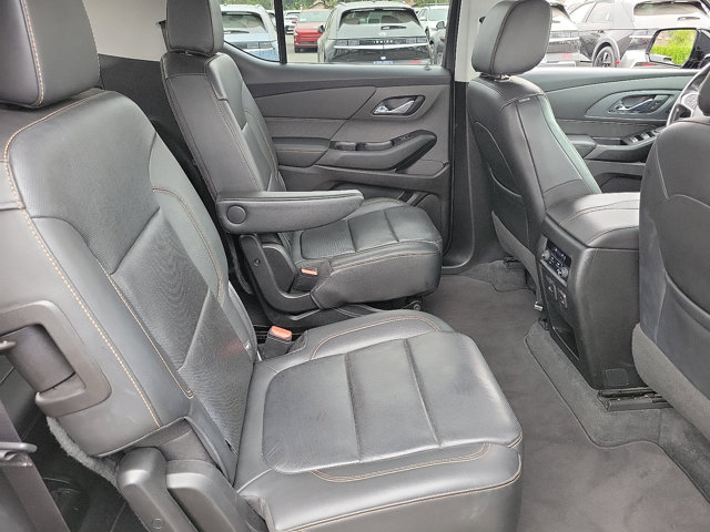 Vehicle image 21 of 28