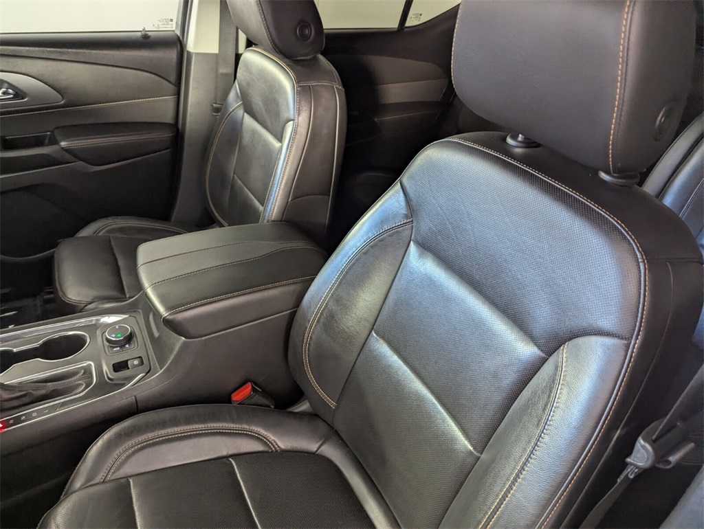 2020 Chevrolet Traverse Premier Image 18 of 35
