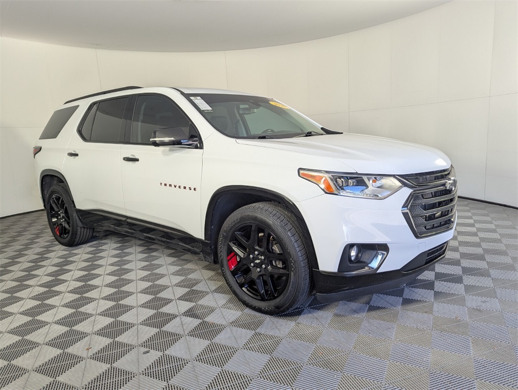 2020 Chevrolet Traverse Premier Image 3 of 35