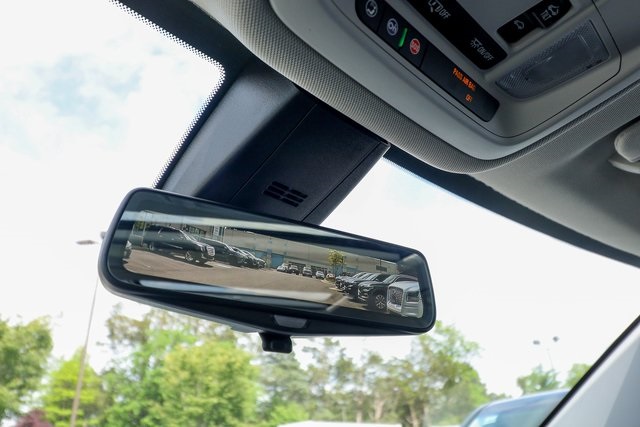 Vehicle image 73 of 95