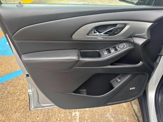 Vehicle image 19 of 27