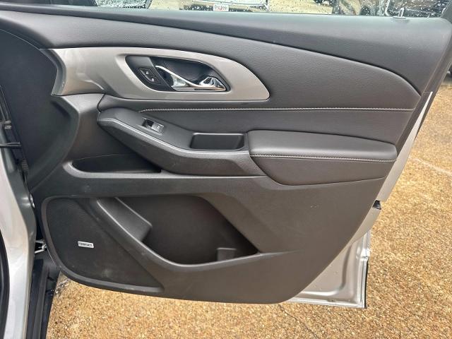 Vehicle image 13 of 27