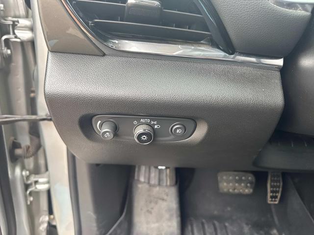 Vehicle image 21 of 27
