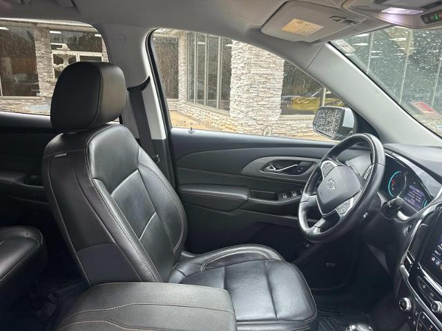 Vehicle image 10 of 27