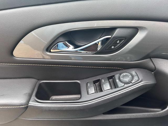 Vehicle image 20 of 27