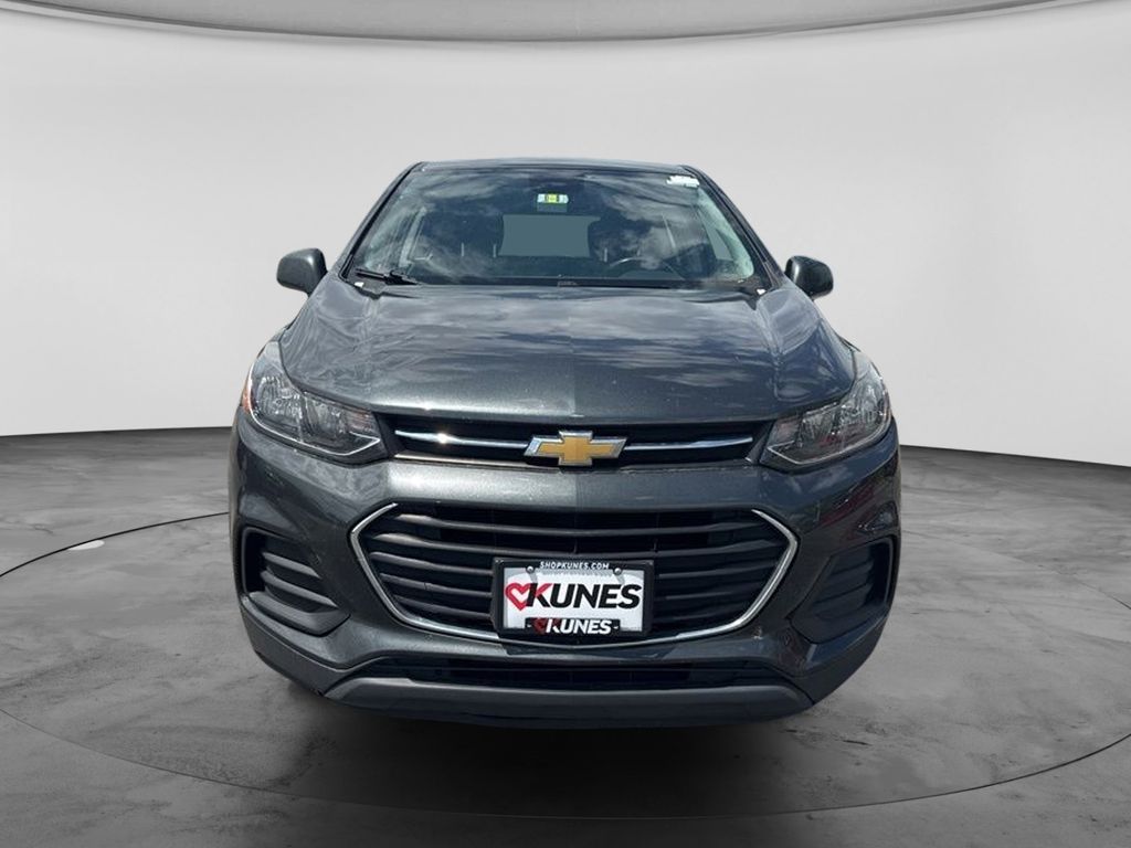 2020 Chevrolet Trax LS Image 1 of 24