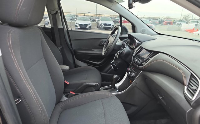 Vehicle image 5 of 6