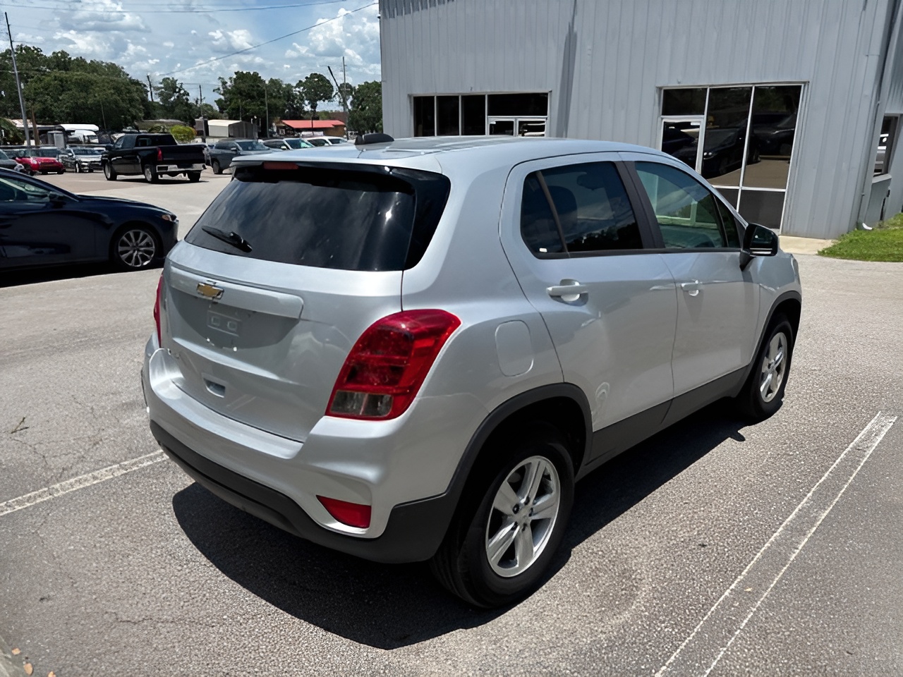 Vehicle image 27 of 29