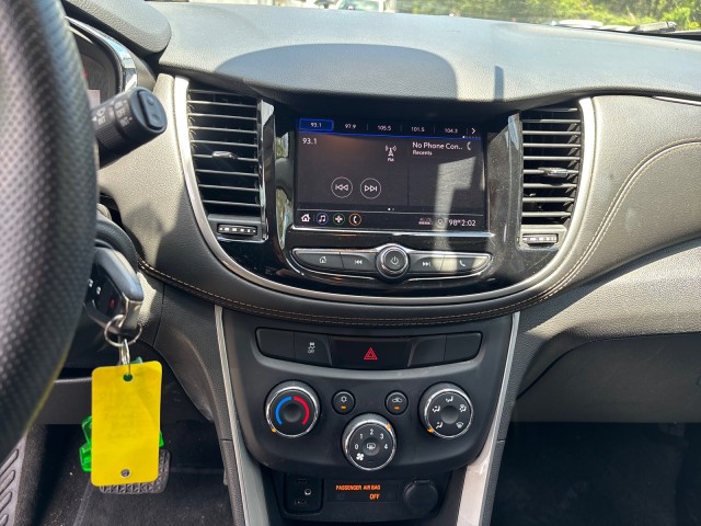 Vehicle image 17 of 29