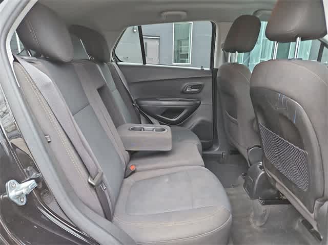 Vehicle image 21 of 36
