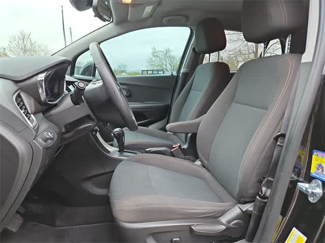 Vehicle image 17 of 36