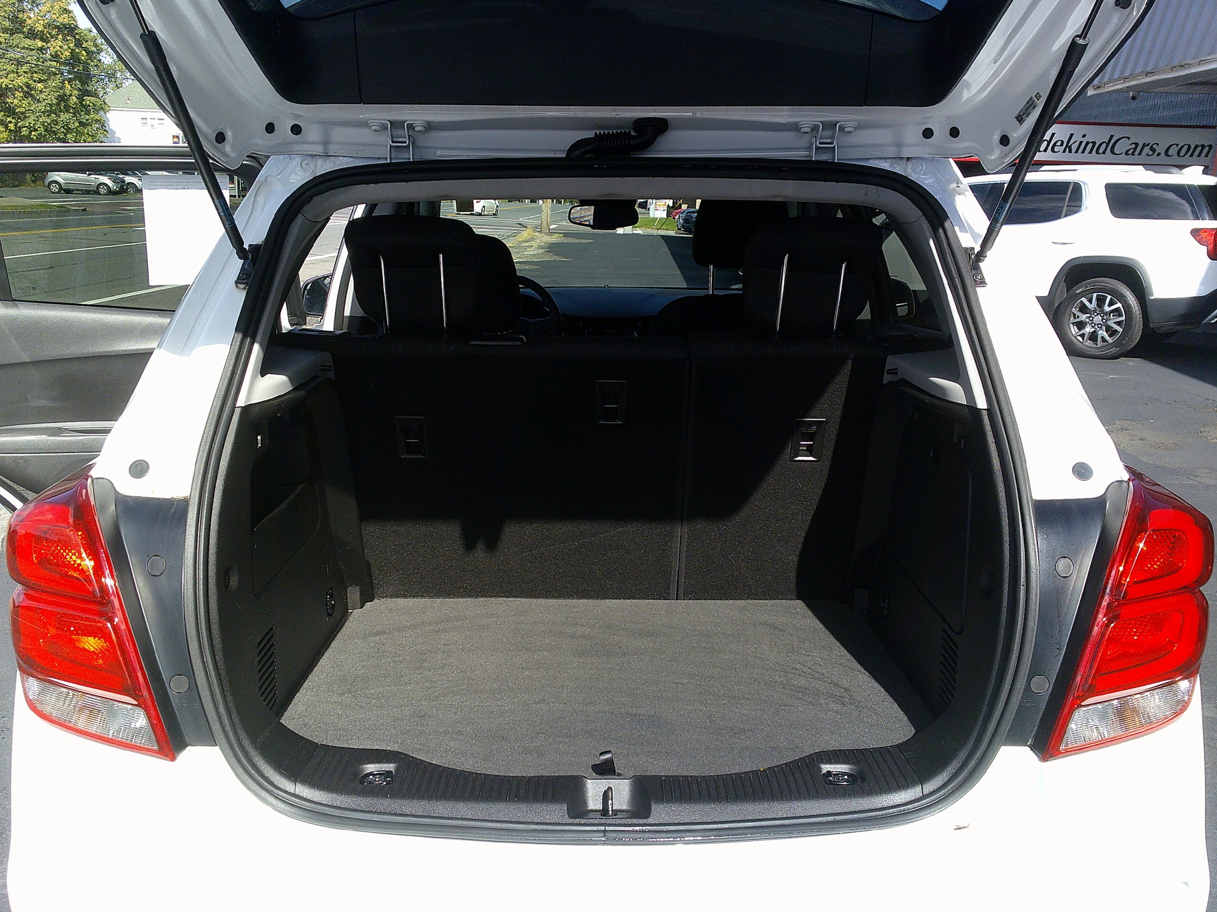 2020 Chevrolet Trax LT Image 9 of 23