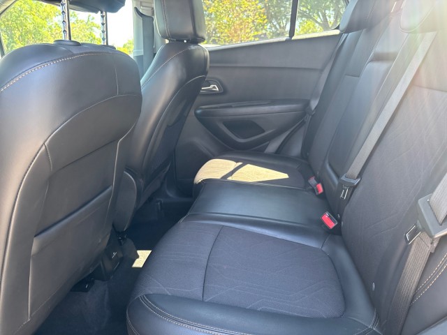 Vehicle image 11 of 22