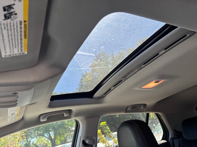 Vehicle image 14 of 22