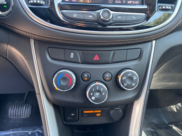 Vehicle image 19 of 22
