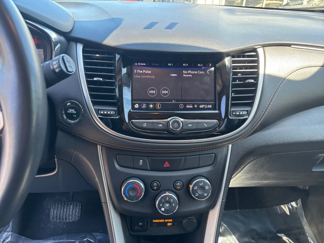 Vehicle image 18 of 22