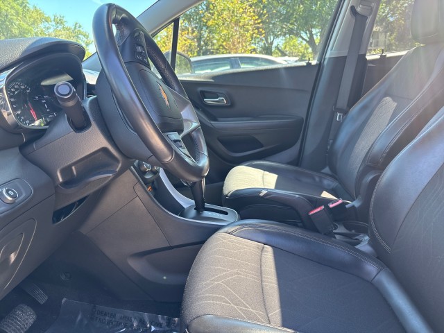 Vehicle image 10 of 22