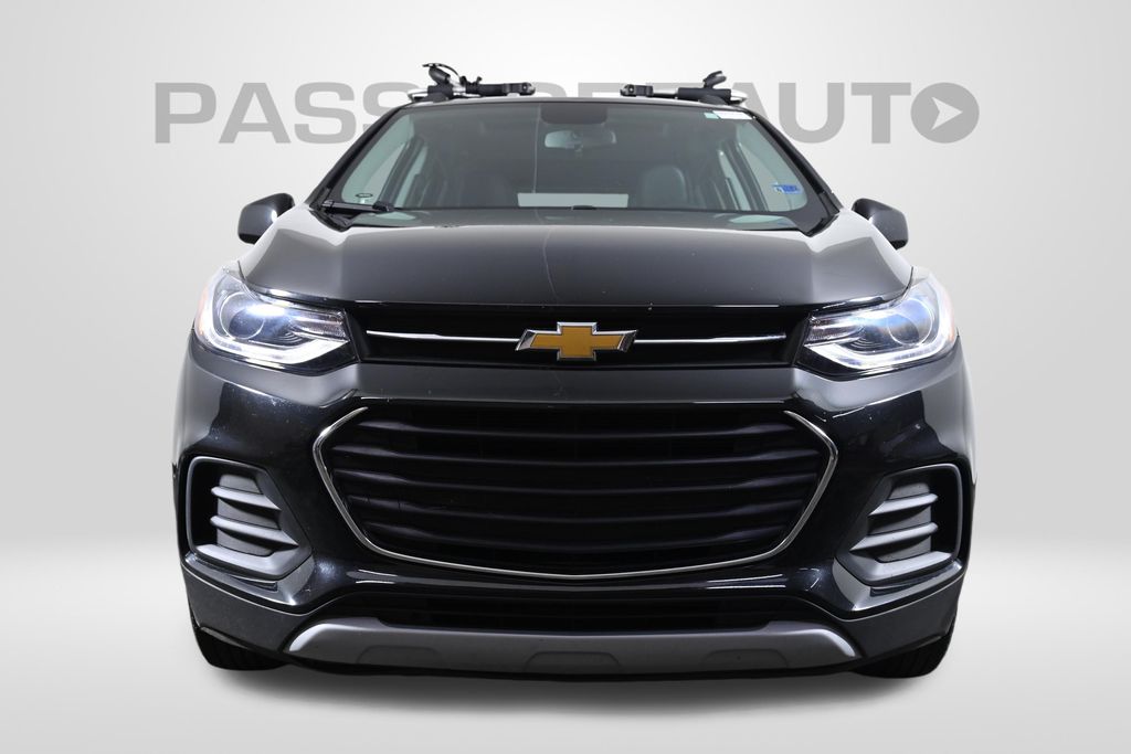 2020 Chevrolet Trax LT Image 3 of 35