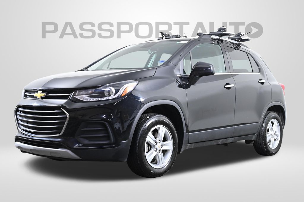 2020 Chevrolet Trax LT Image 2 of 35