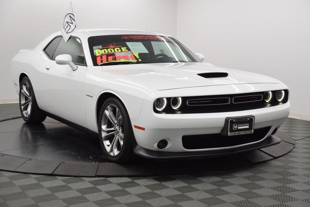 2020 Dodge Challenger R/T Image 4 of 31