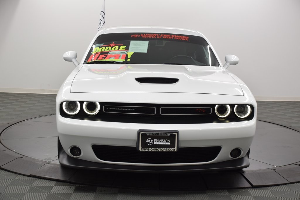 2020 Dodge Challenger R/T Image 3 of 31