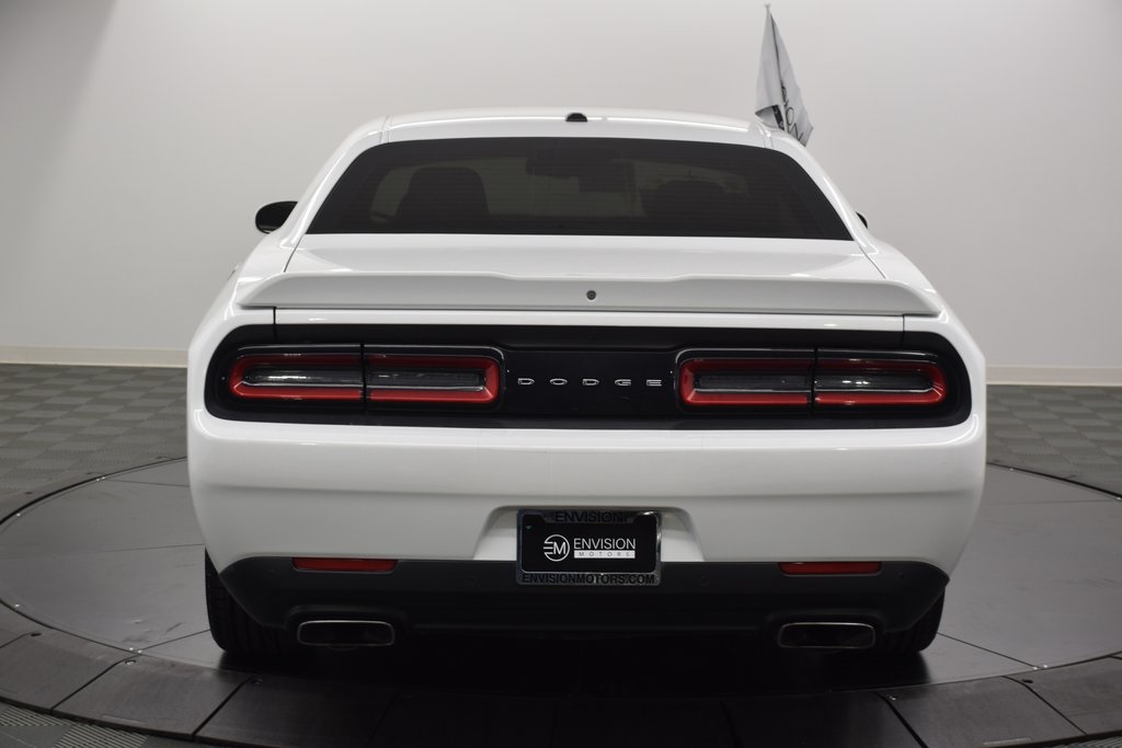 2020 Dodge Challenger R/T Image 7 of 31