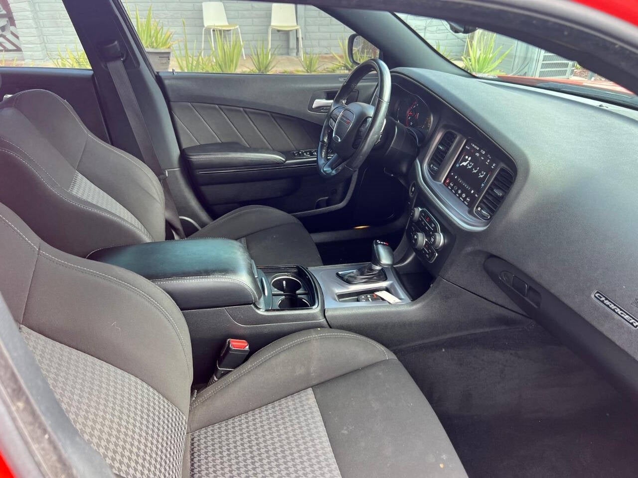 Vehicle image 16 of 46