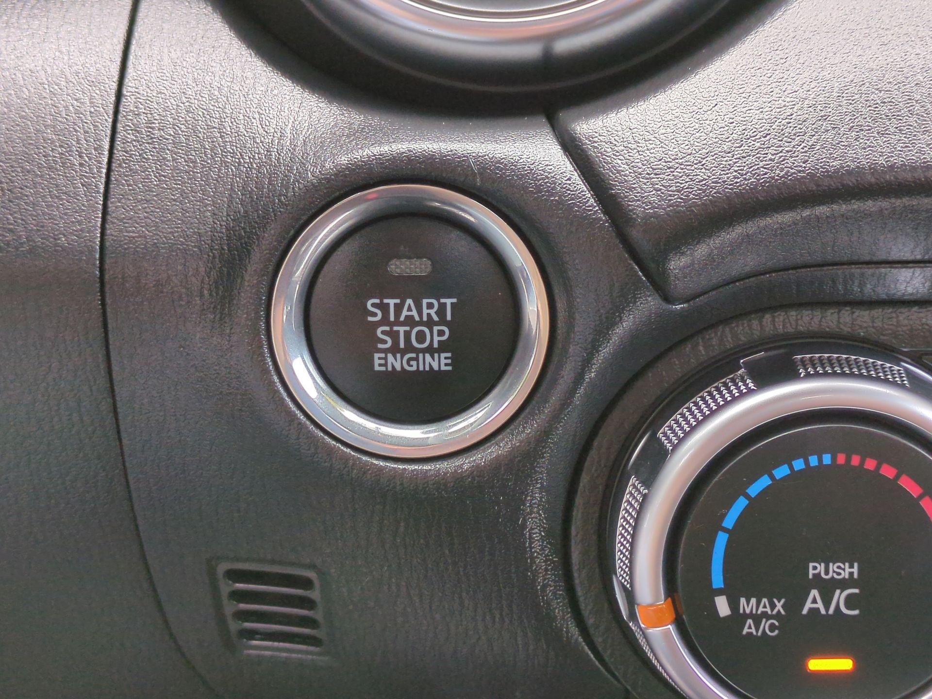 Vehicle image 20 of 30