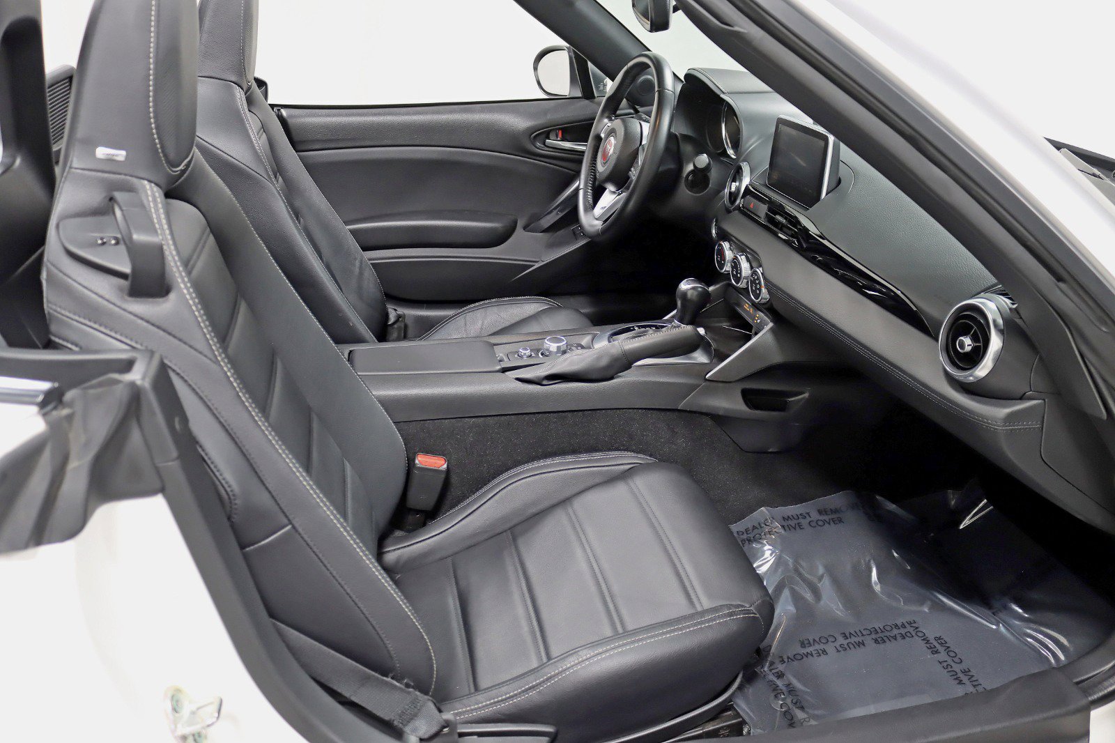 Vehicle image 27 of 33