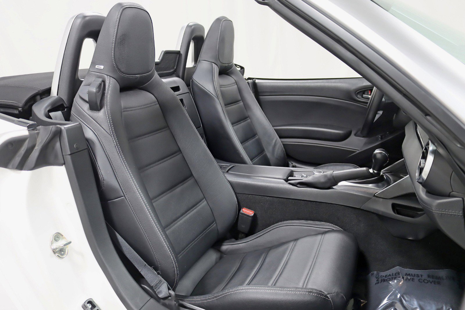 Vehicle image 26 of 33