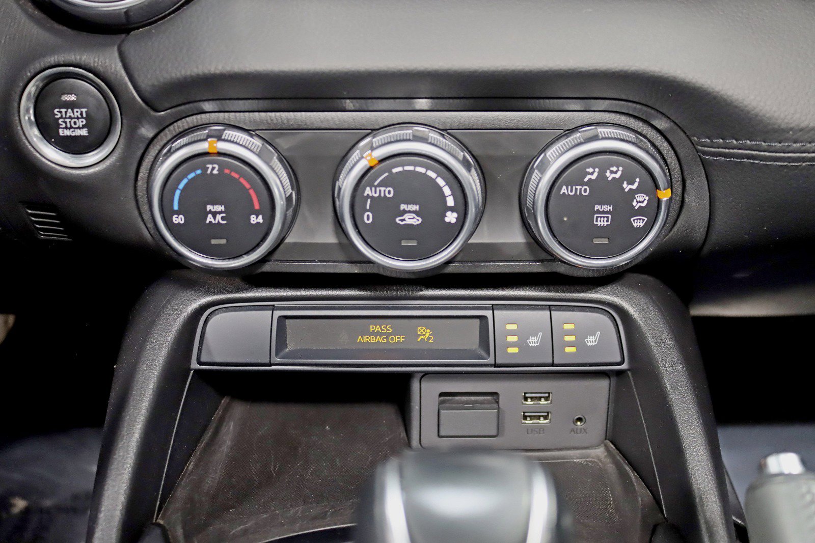 Vehicle image 22 of 33