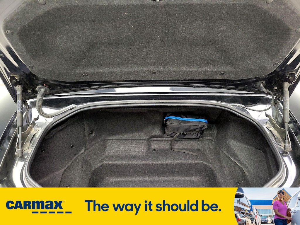Vehicle image 10 of 26