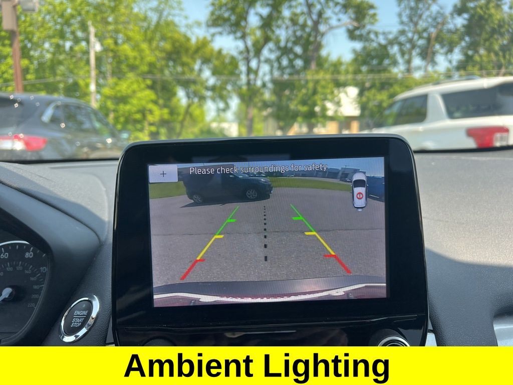 Vehicle image 15 of 21