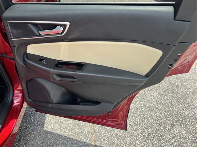 Vehicle image 28 of 34