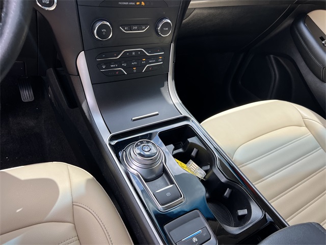 Vehicle image 24 of 34