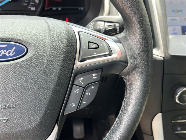 Vehicle image 21 of 34